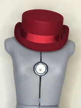Load image into Gallery viewer, Vivienne Westwood Worlds End John Bull Hat in Red Felt