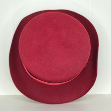 Load image into Gallery viewer, Vivienne Westwood Worlds End John Bull Hat in Red Felt