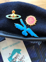 Load image into Gallery viewer, Vivienne Westwood Worlds End Pin Beret Navy Blue