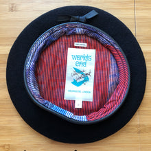 Load image into Gallery viewer, Vivienne Westwood Worlds End Too Fast To Live Beret Black